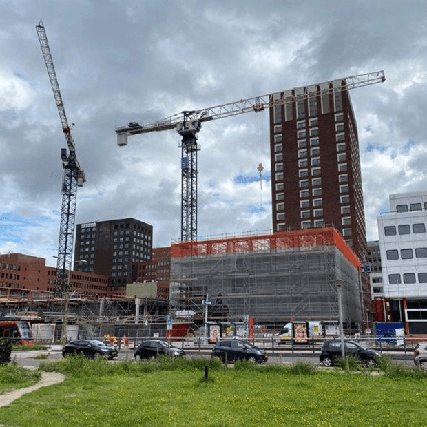 Afix fast X52 facade scaffold with safety nets - HSV The Hague