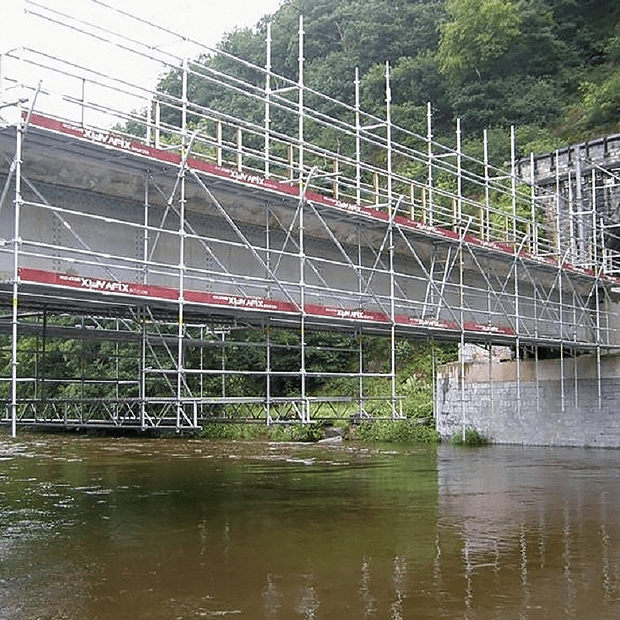 Afixfast X52 suspendu échafaudage pour la rénovation du pont