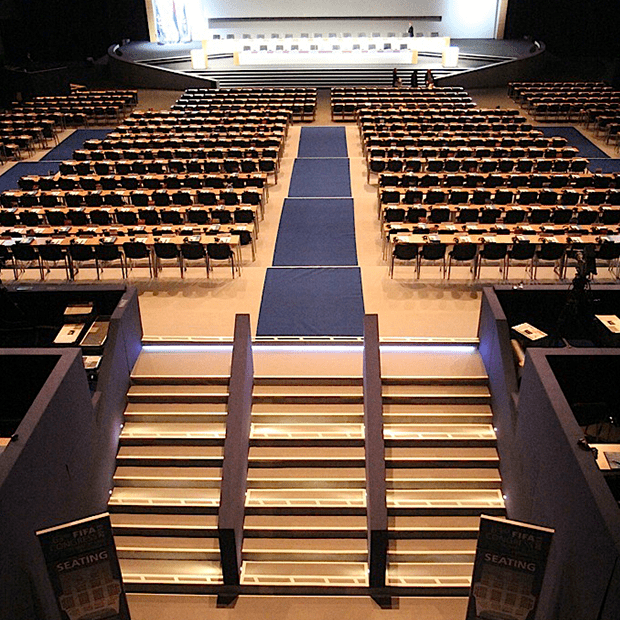 Afixfast X52 grandstand scaffold with elevated platform