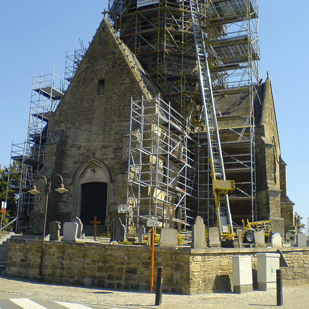 Afixfast X52 échafaudage de toit pour rénovation de clocher d'église avec socle réglable