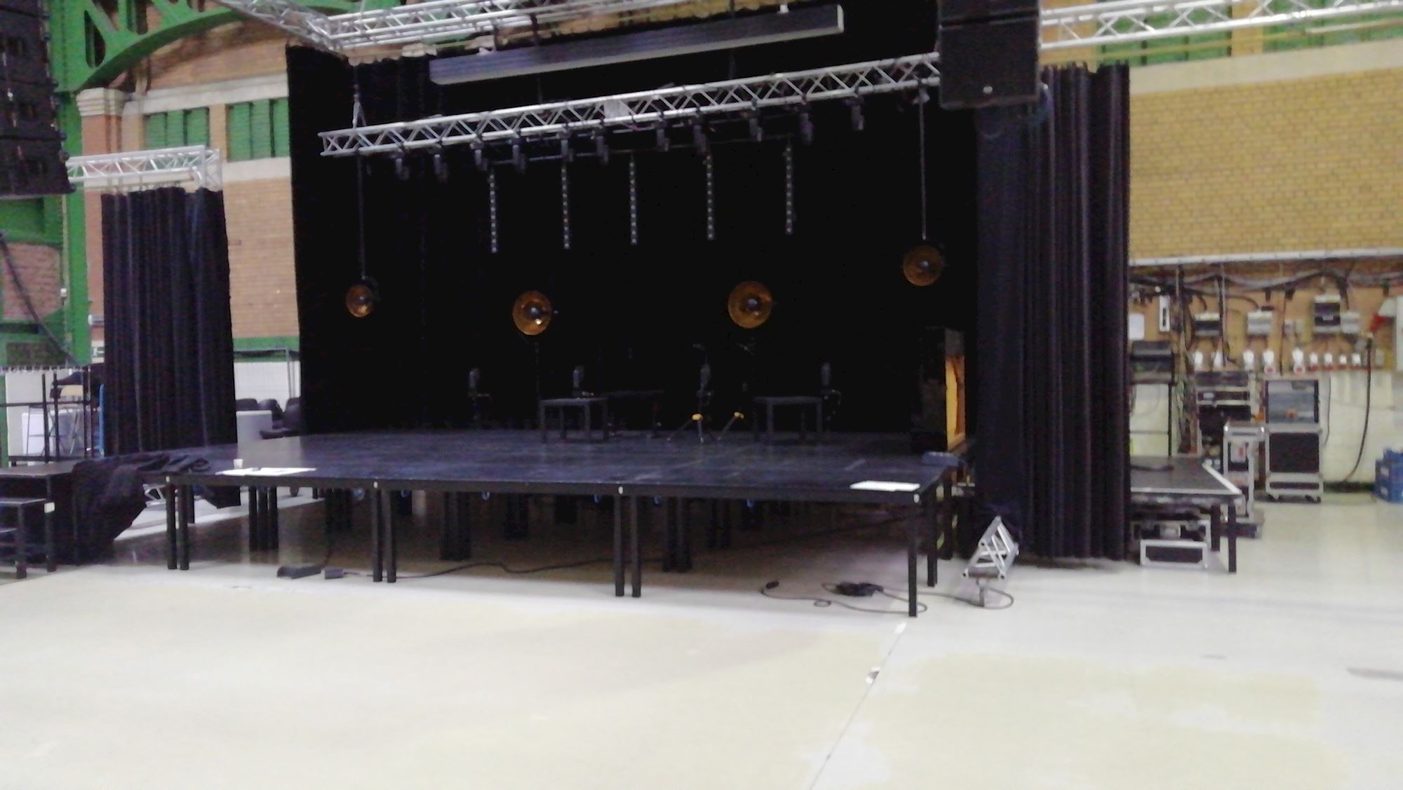 Afix scaffold lodges as anti-corona bubbles in De Central Ghent