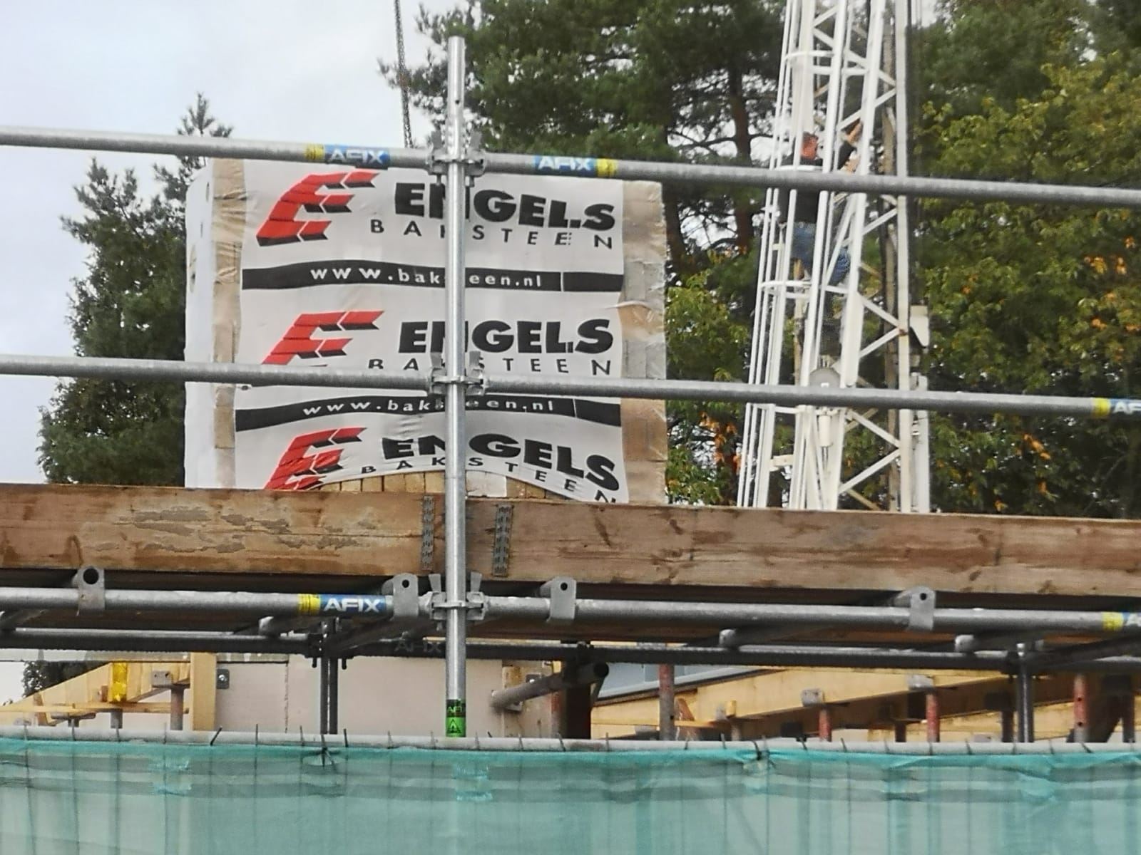 Afix fast X52 metsel steiger met steiger planken en steiger netten - bakstenen stapelen