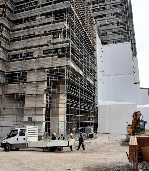 Afix fast X52 shrinkwrap scaffold for construction renovation - Lille Agora