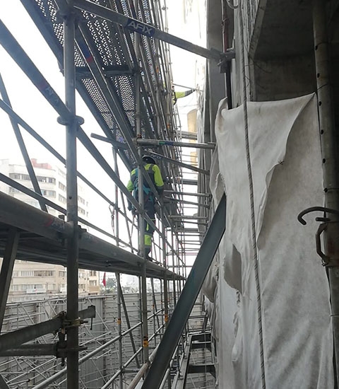 Afix fast X52 échafaudage de nouveau bâtiment avec toile d'échafaudage - hotel Royal Mansour - Casablanca Maroc