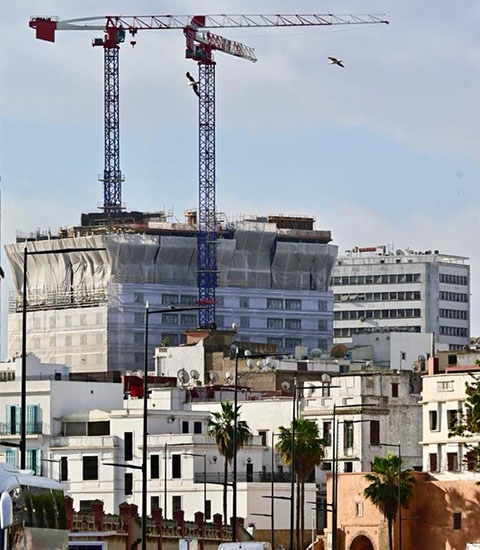 Afix fast X52 échafaudage de nouveau bâtiment avec toile d'échafaudage - hotel Royal Mansour - Casablanca Maroc