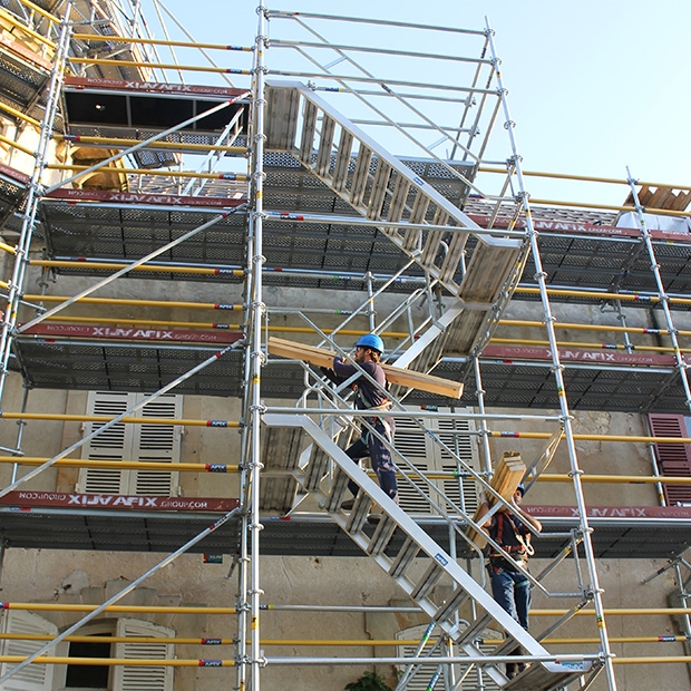 Afix fast X52 renovation scaffold Castle Planckaert - Lurcy