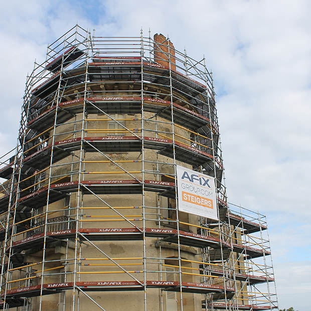 Afix fast X52 facade scaffolding for renovation castle Planckaert - Lurcy