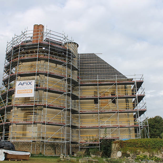 Afix fast X52 gevel steiger voor renovatie château Planckaert - Lurcy