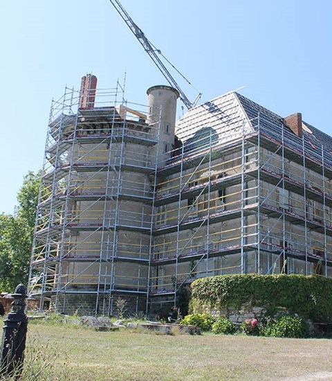 Afix fast X52 facade scaffolding for renovation castle Planckaert - Lurcy