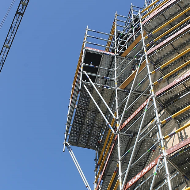 Afix fast X52 rondbouw steiger voor renovatie château Planckaert - Lurcy