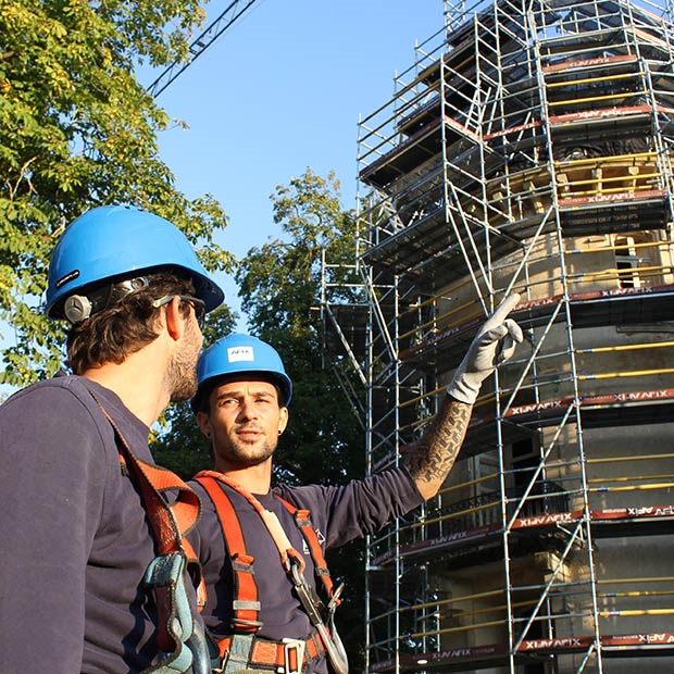 Afix fast X52 facade scaffolding for renovation castle Planckaert - Lurcy