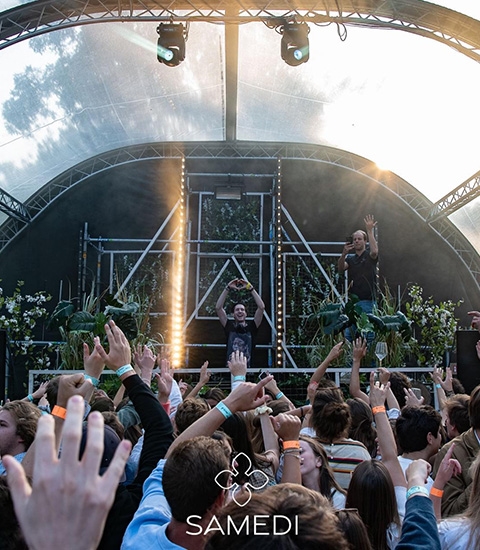 Afix fast X52 steiger opstelling voor DJ set - Samedi Brussel