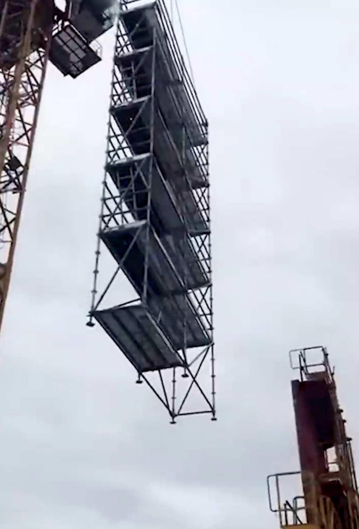 22 05 Steigers hijsen