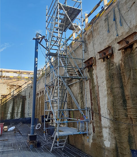 Afix fast X52 zwevende steiger trappen toren - Trinity Groep Versluys - Oostende Linkeroever