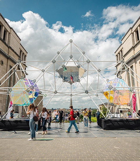 Afix fast X52 kunstopstelling met steigers - Jan Detavernier - Kunstberg Brussel