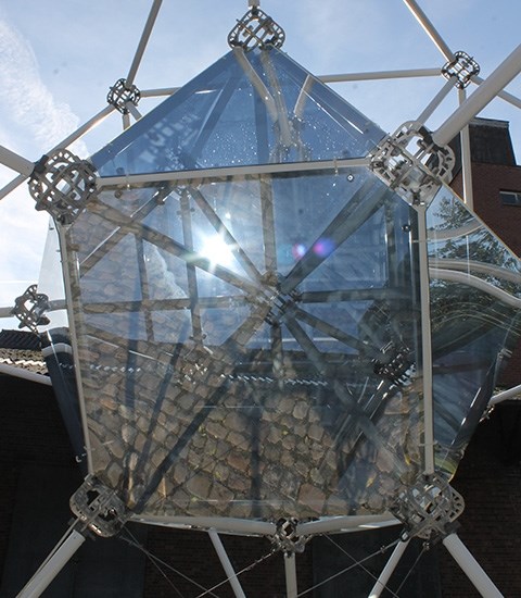 Afix fast X52 exposition with scaffolding - Jan Detavernier - Art Mountain Brussels