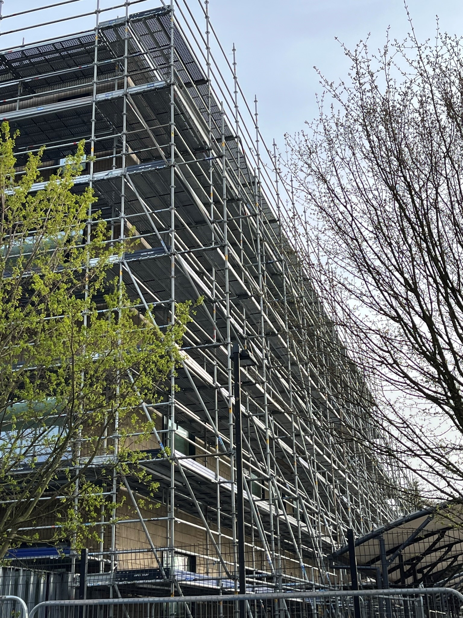 23 05 Hi-Deck scaffolding