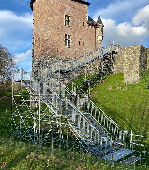 24 07 Noodtrappen voor Kasteel van Gaasbeek